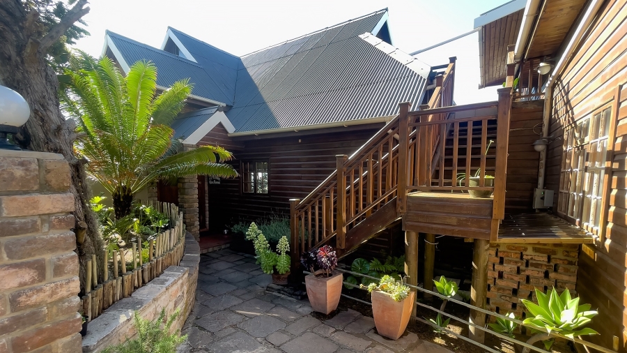 To Let 5 Bedroom Property for Rent in Southern Cross Western Cape